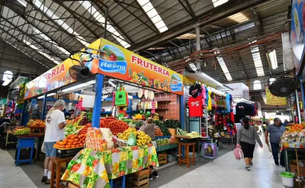 practise spanish at the market in Mazatlan